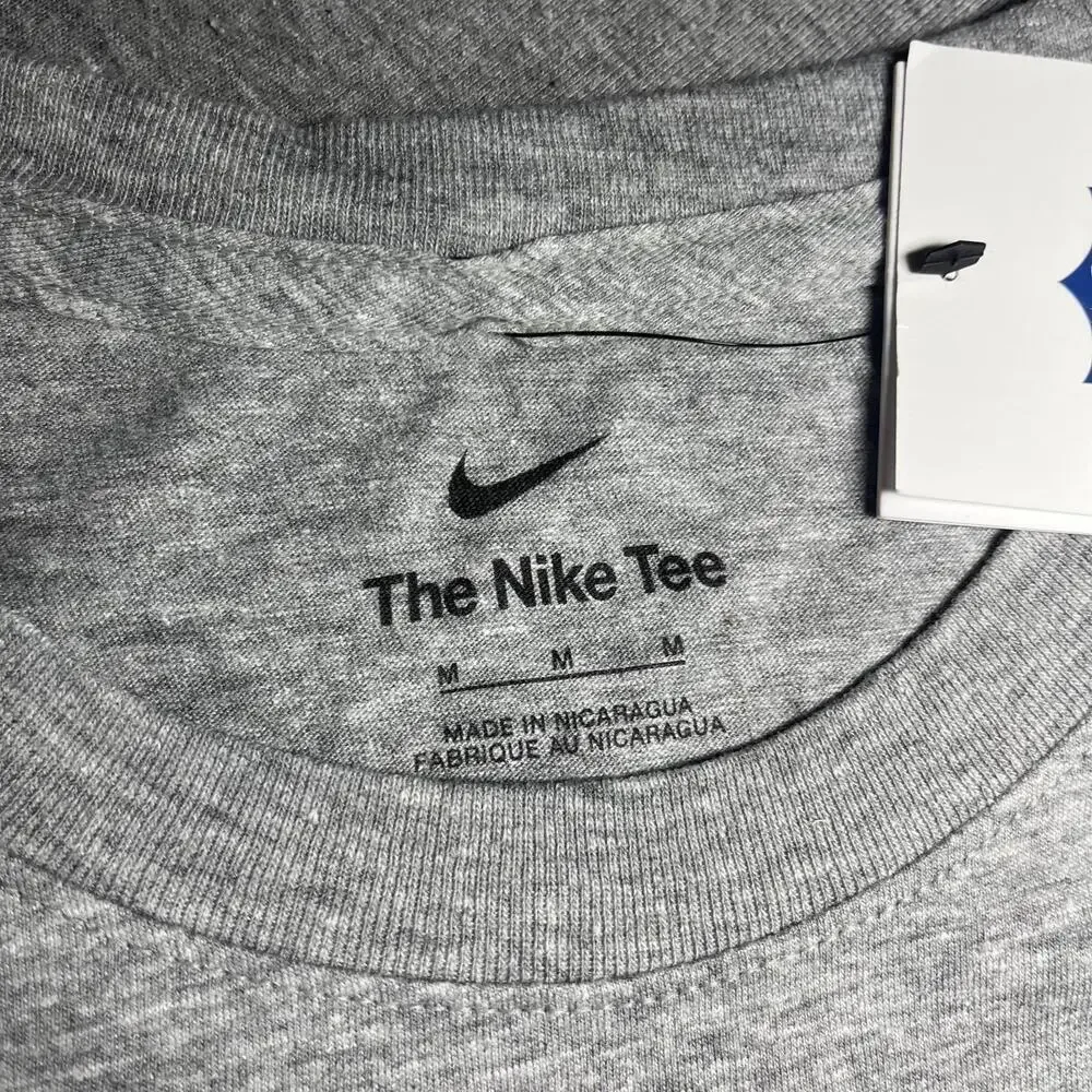 New With Tags Nike Tampa Bay Buccaneers NFL Men’s Medium Gray T-Shirt Football T